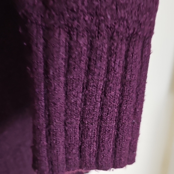 Elegant Women's Dark Purple Sweater - Picture 7 of 7